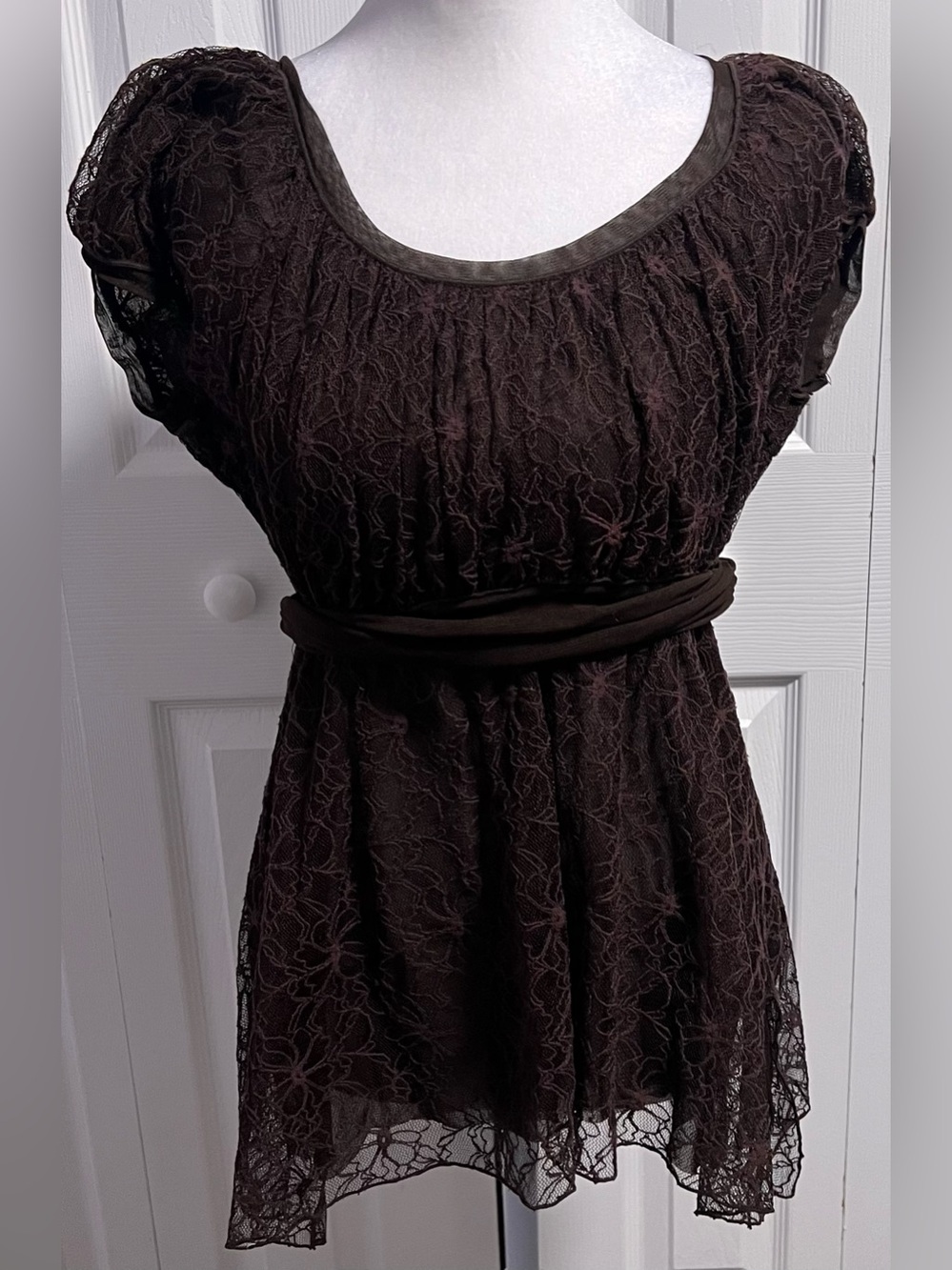 Vintage Max Studio Lace Overlay Scoop Neck Top - Chocolate Brown